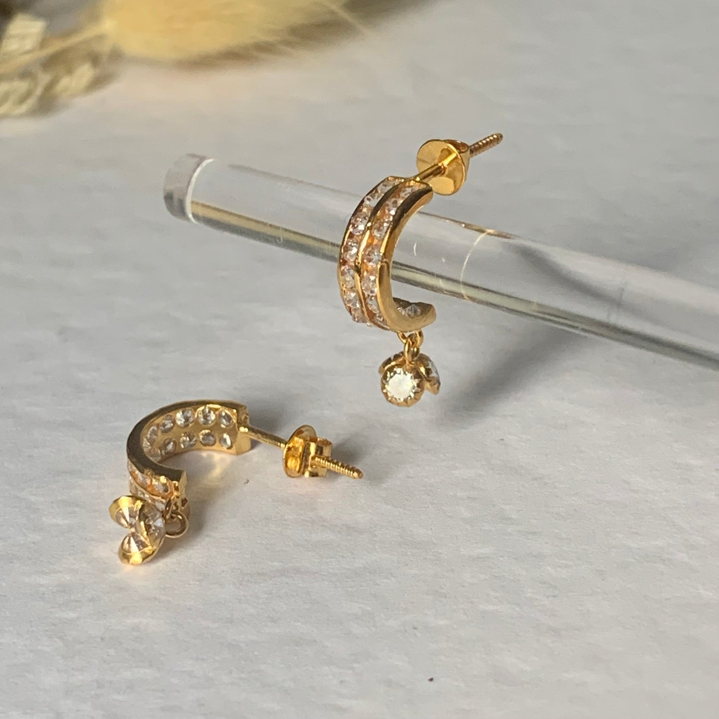 18k dangly earrings pair