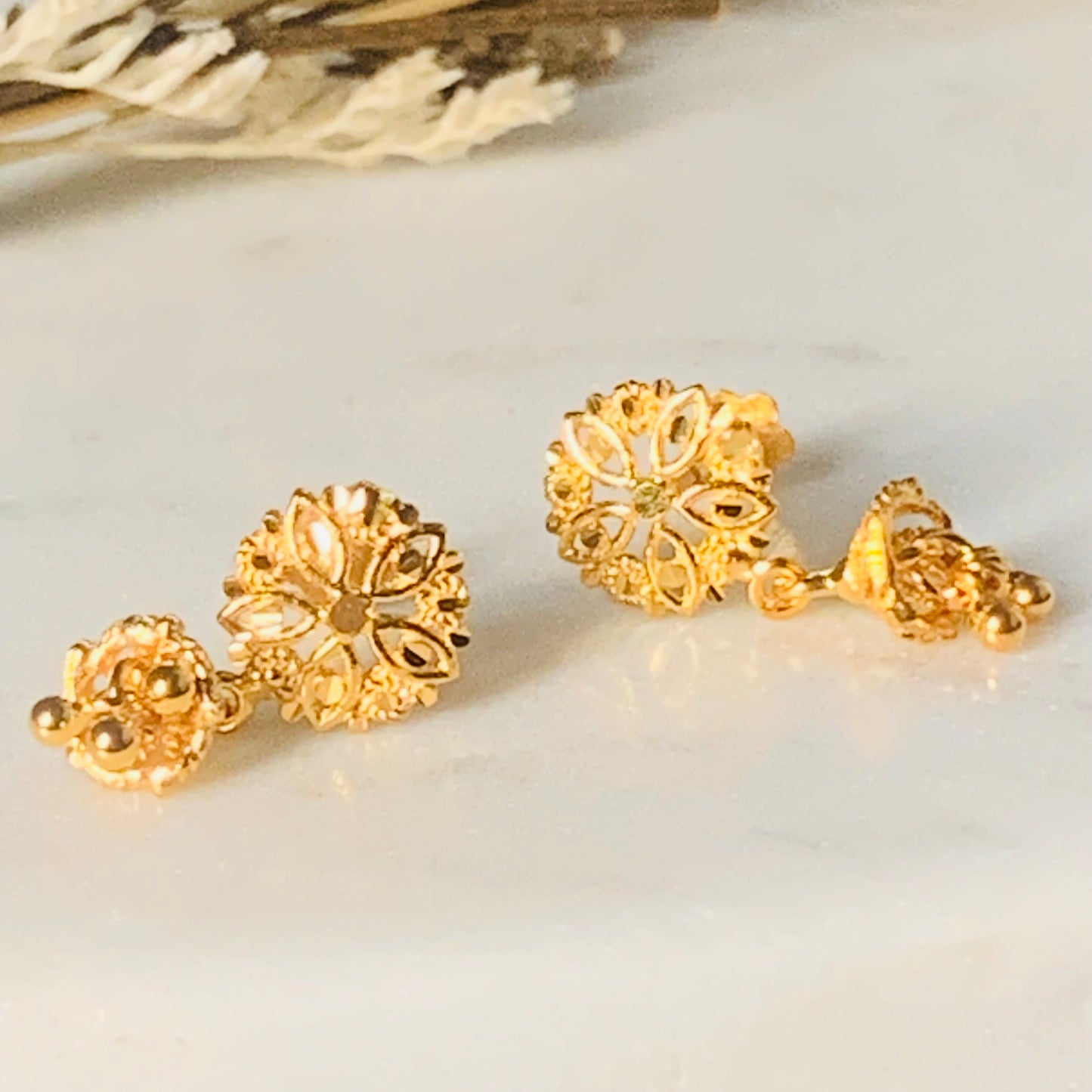 18ct Gold Jumka Stud Pair (Flat Screw Back)