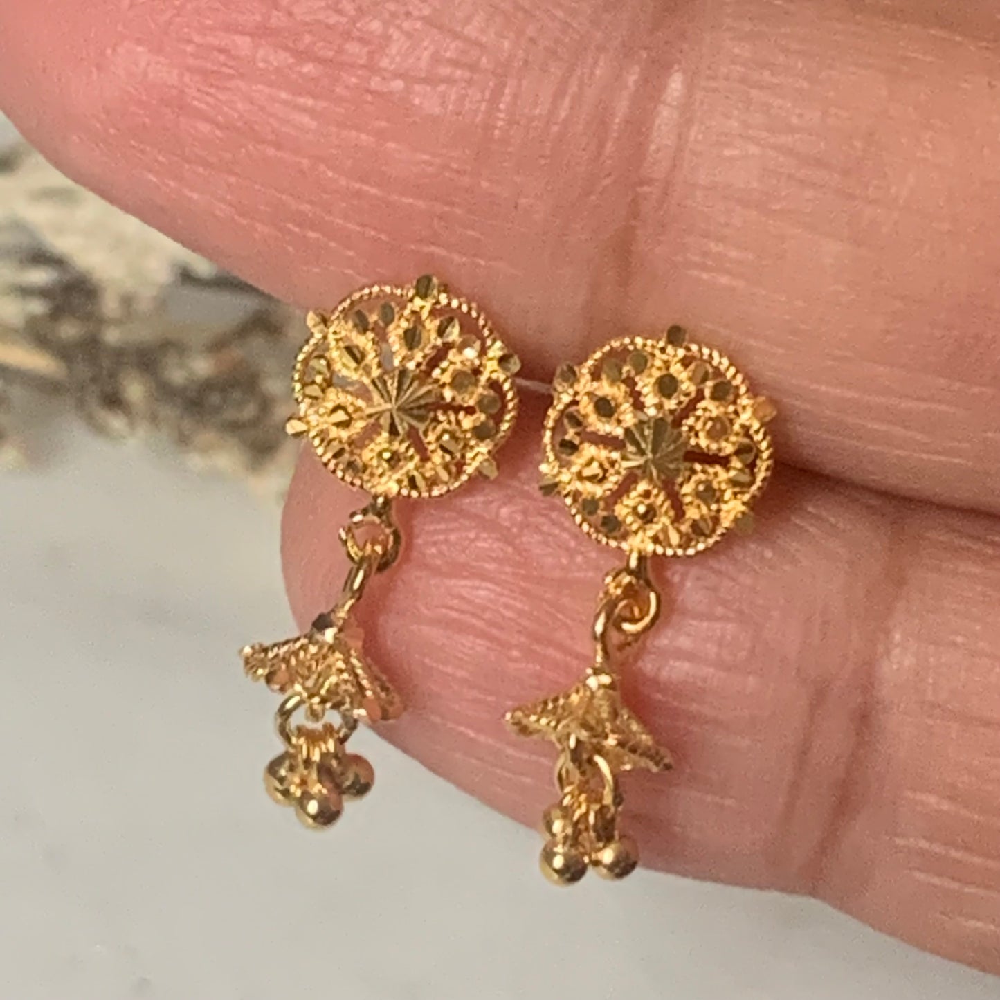 18ct Gold Jumka Pair (Flat Screw Back)