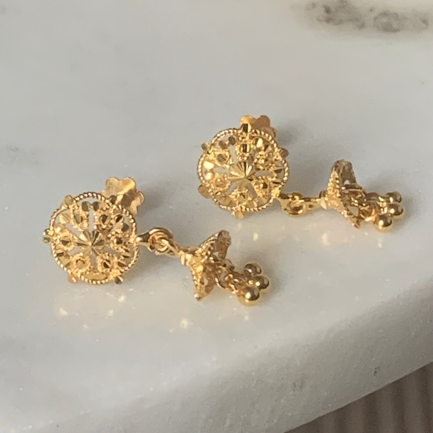 18ct Gold Jumka Pair (Flat Screw Back)