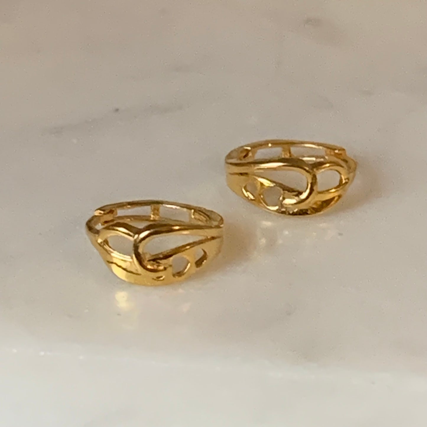 18ct Gold Polished Huggie Style Hoops (Pair)